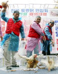 화난 토종닭 사육 농민들