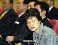 박근혜대표 정치발전위 연찬회 참석