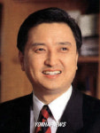 치과의원 개원하는 김영환 전 과기부장관