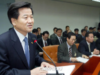 현안보고하는 정동영통일부장관