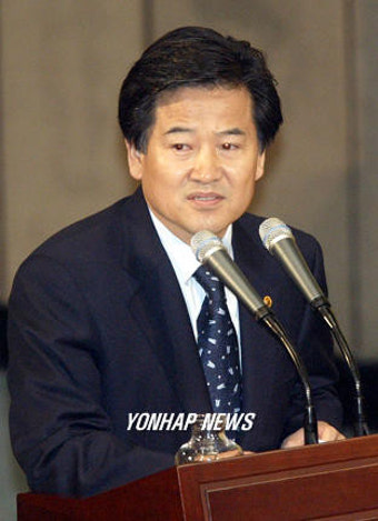 답변하는 정동영통일부장관