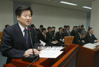 남북관계특위에 출석한 정동영 장관