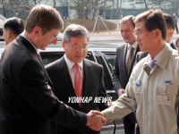 삼성SDI 천안사업장 방문한 헝가리 총리