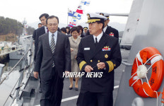 이총리,최신예 문무대왕함 순시.
