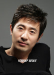 장학퀴지 진행하는 김범수 아나운서