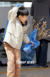 묘목도 무거워요