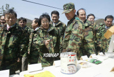꼬리곰탕도 나오네