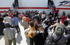 관광객들로 붐비는 여객선 터미널!!!