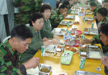 부산 자갈치 상인들 군장병 위문