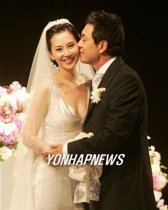 톱스타 김승우-김남주 결혼식 올려(종합)