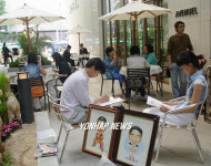 `샤롯데 스트리트로 놀러오세요