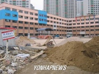 `새학교 증후군 없앤다…환경기준 강화