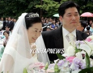 <최연소의원 김희정 국회서 결혼>(종합)
