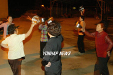 농촌 어르신들 `웰빙 춤바람