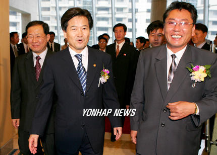 통일부 장관 대북 유화책 표현, 부정확…긴장 완화와 평화 정착을 위한 조치라 강조