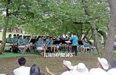 숲속 음악회 감상해요