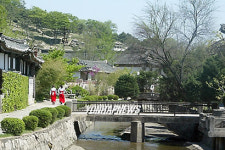 현대아산 개성시범관광 시작-개성 민속여관 전경