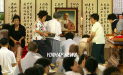 법장 조계종 총무원장 입적 분향하는 신도들