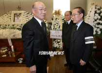 이회창 전 한나라당 총재 모친상 찾은 전두환 전 대통령