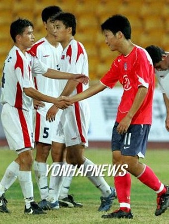 <동아대회> 마카오서 하나된 남북 축구
