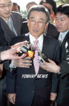 신건 전 국정원장 검찰 출두