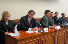 APEC회의 유일 학술행사에도 관심을