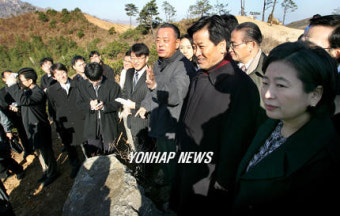 금강산 골프장 방문한 정동영 장관