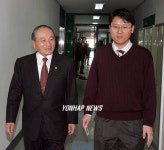 오명 과기부장관, 황우석 교수 연구팀 격려