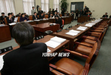 與 재경위서 위원장 `사회권' 행사
