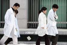 수의과대 연구원들