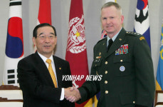 윤 국방 벨 한미연합사령관 접견