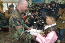 최북단 대성동초교 졸업식