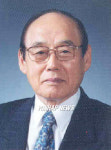 박사학위 받는 희수의 만학도 김진태씨