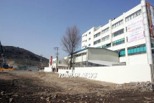 수원 화성행궁 광장에 홀로 남은 우체국