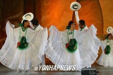 멕시코 음악과 만나는 우리 춤