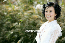 가수 장윤정 2.5집 트로트 리메이크 앨범 발표