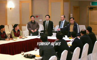처음부터 삐그덕 교원노조ㆍ사학 첫 단체교섭
