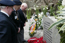 영국군 참전용사 파주 전적비 방문