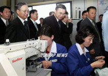 이 통일장관 개성공단 시찰