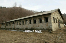 화천 인민군사령부 막사 정비