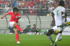 아까운 안정환의 슛