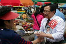 태백 통리장터 찾은 유승규 후보