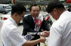 태백 통리장터 찾은 이인제 최고의원