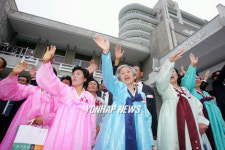 이산가족 2차 상봉단 작별