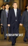 <1인2역 潘외교 `바쁘다 바빠'>(종합)