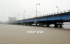 경계수위 넘어선 여주대교