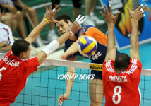 스파이크하는 장병철