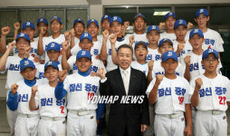 김정길 회장, 잠신중학교 방문
