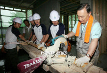 건축자원봉사자로 나선 한국해비타트 정근모 이사장
