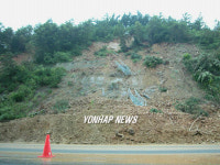 토사 덮친 대산 도로
